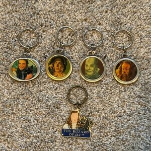 Vintage Wizard of Oz Keychains 1997 Dorothy Scarecrow Tin Man Lion Lot of 5